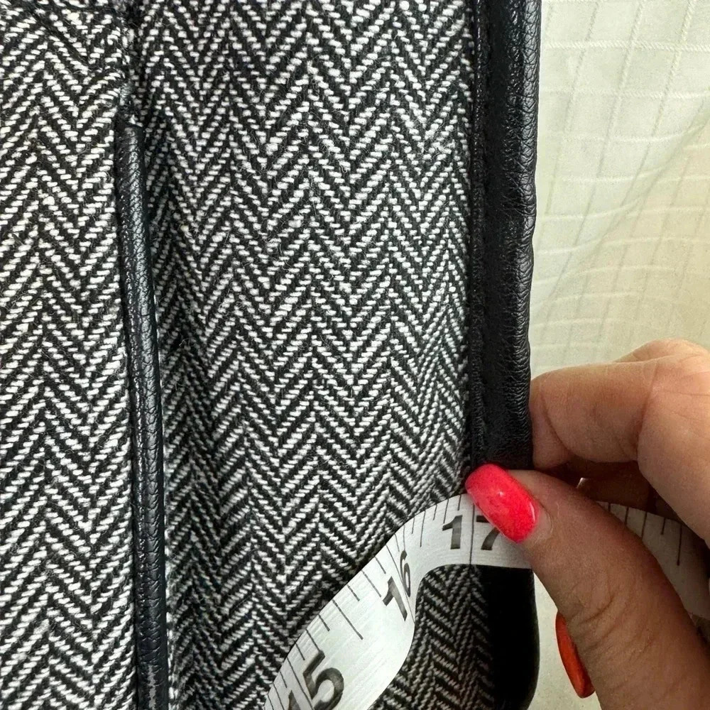CARTERs City Tote Gray/Black Large Diaper Bag - Lots Pockets - Picture 7 of 9